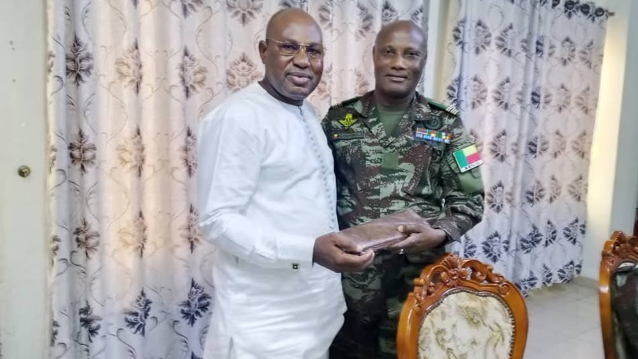 Ministère de la Défense Nationale : Le Colonel-major AGONTINGLO jouit de ses droits à la retraite