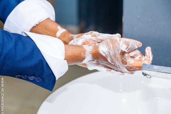 Hygiène des mains : pourquoi les bonnes habitudes peinent-elles à s’imposer ?
